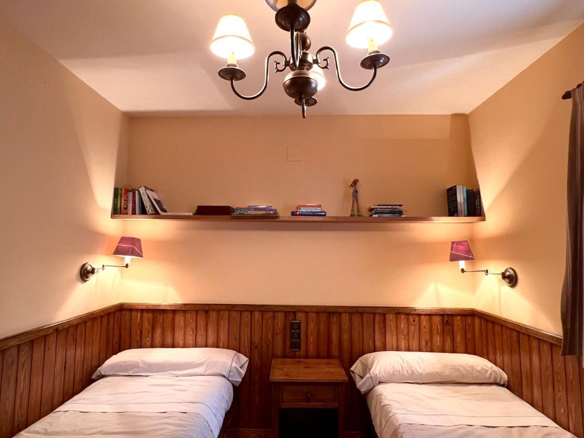 Apartament De La Vall Ferrera - L'Amfitriona Areu Esterno foto