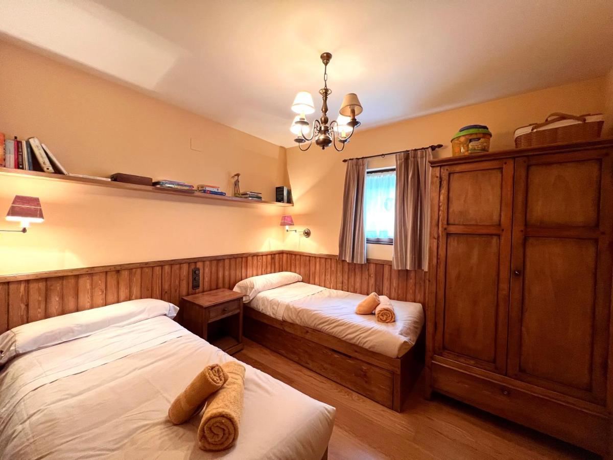 Apartament De La Vall Ferrera - L'Amfitriona Areu Esterno foto