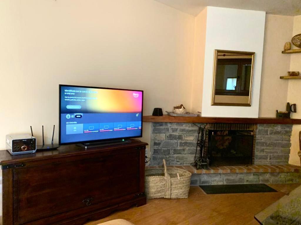 Apartament De La Vall Ferrera - L'Amfitriona Areu Esterno foto